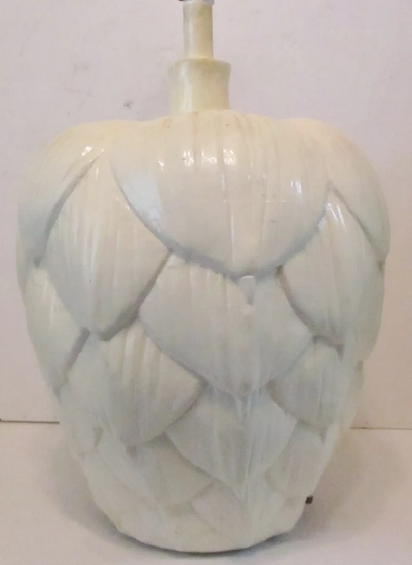 1960s Mid-Century Modern Large Sculptural White Artichoke Table Lamp - 4