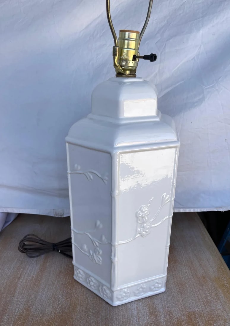Vintage White Hexagon Ginger Jar Table Lamp - 2