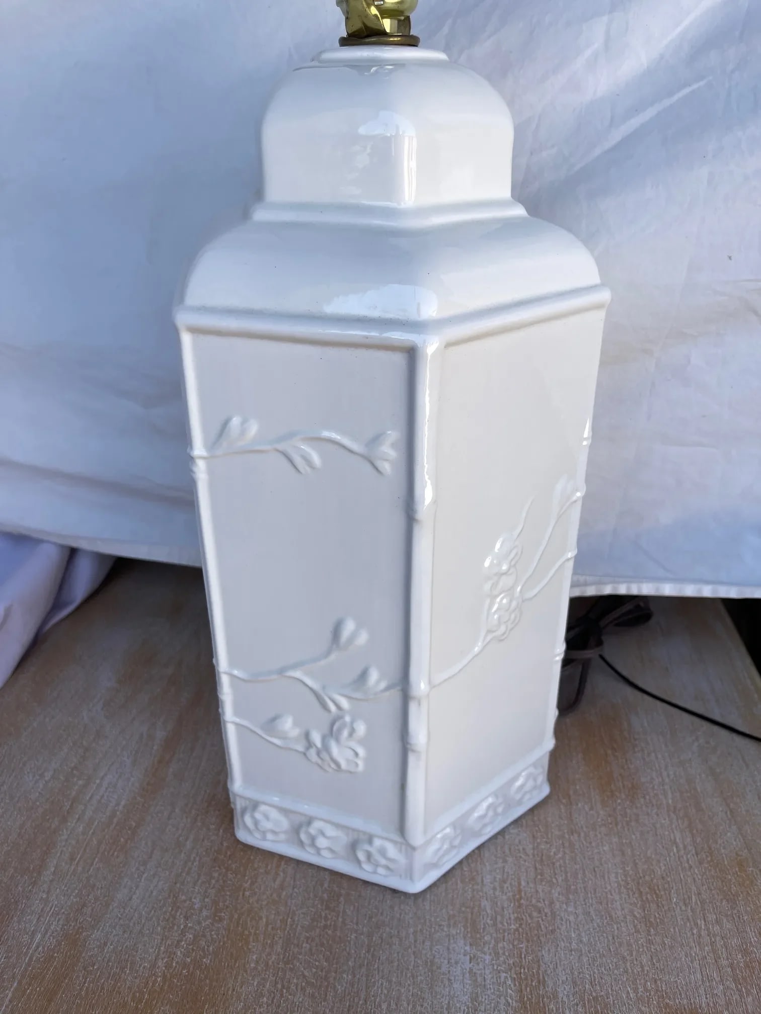 Vintage White Hexagon Ginger Jar Table Lamp - 5