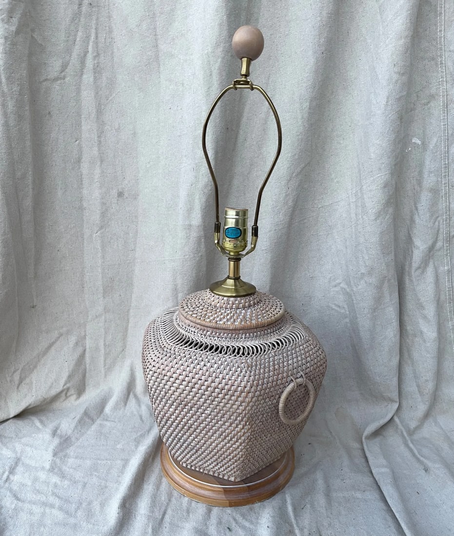 1980s Asian Hexagon Woven Rattan Table Lamp - 2