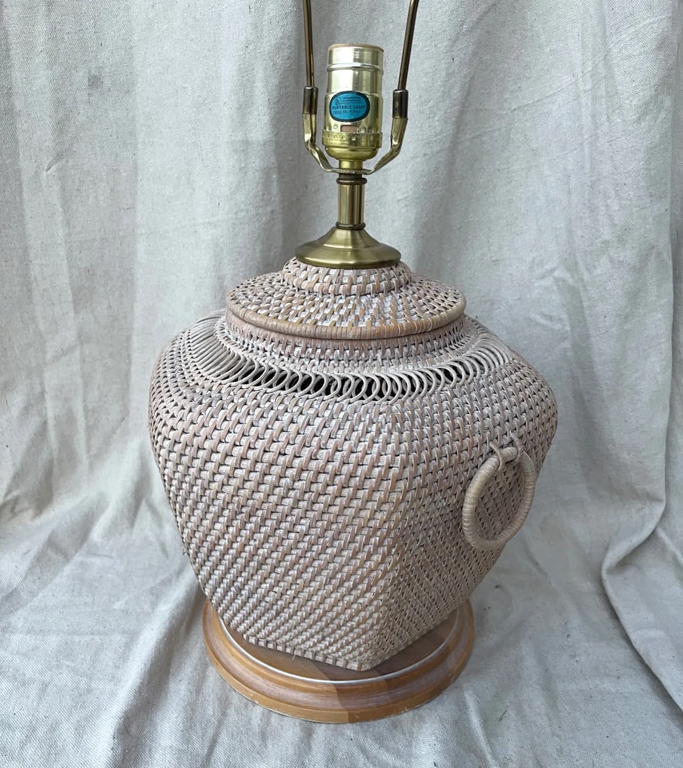 1980s Asian Hexagon Woven Rattan Table Lamp - 3