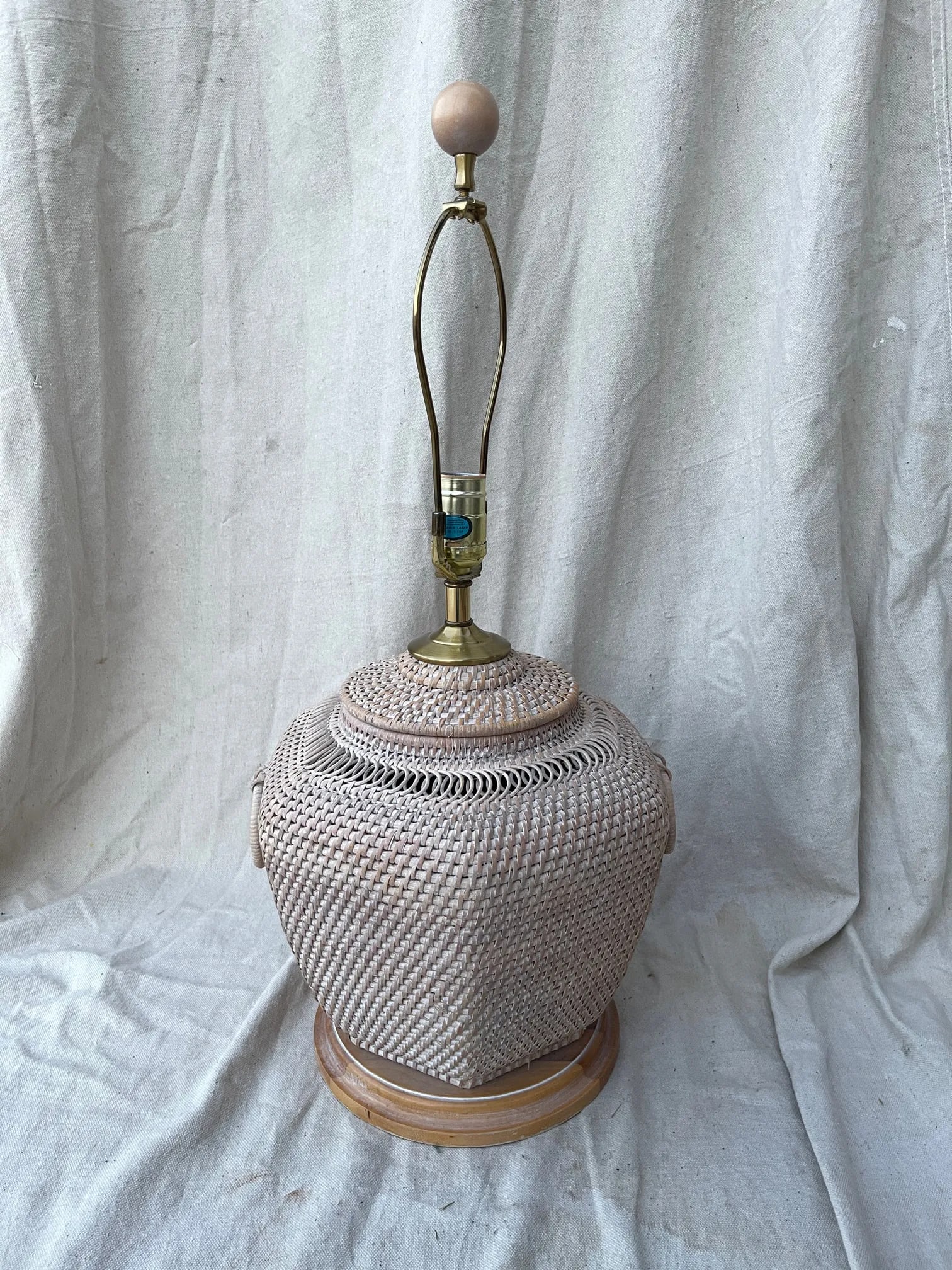 1980s Asian Hexagon Woven Rattan Table Lamp - 6