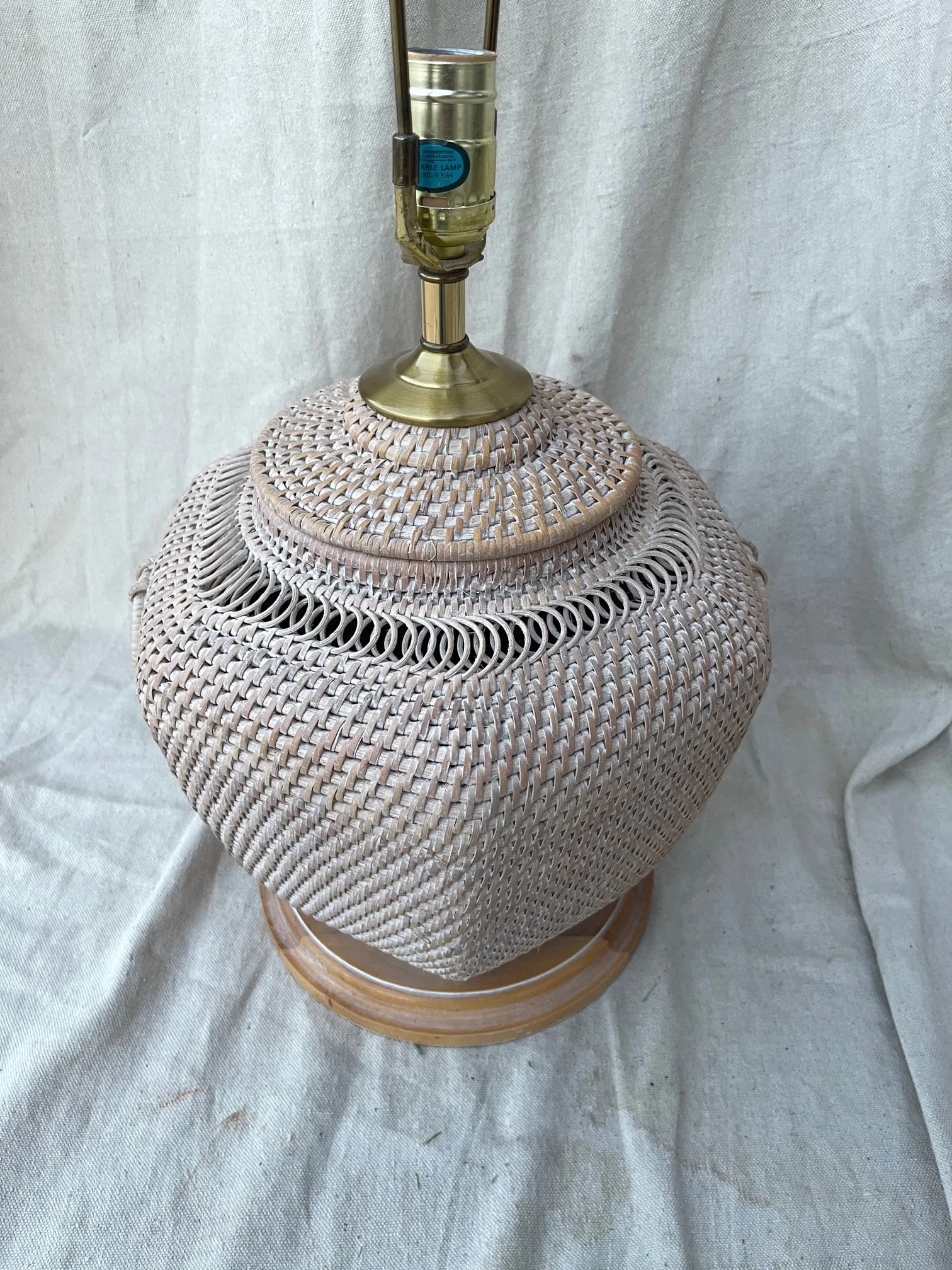 1980s Asian Hexagon Woven Rattan Table Lamp - 7