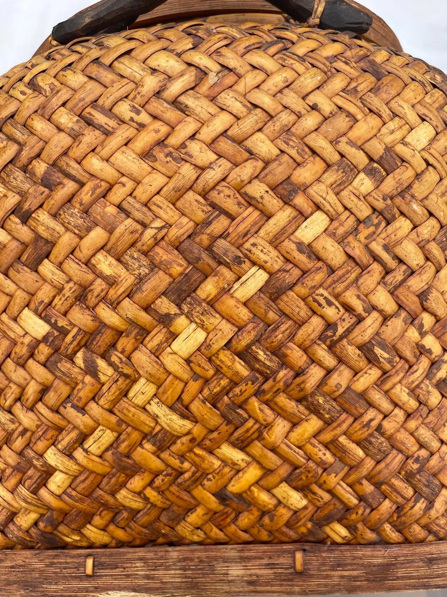 Vintage Rosenthal Netter Woven Rattan Lidded Basket W/ Carved Croc Handles - 10