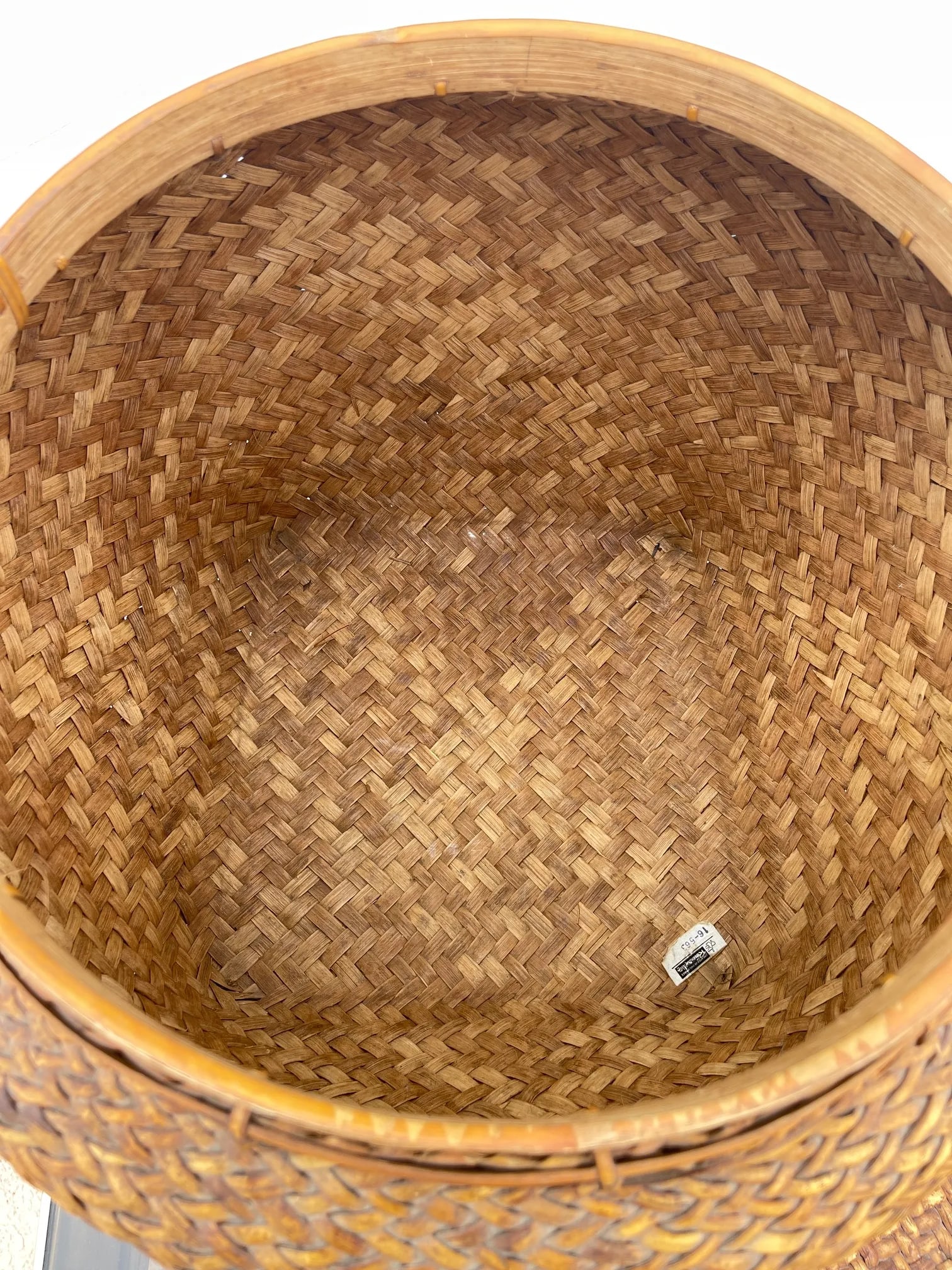Vintage Rosenthal Netter Woven Rattan Lidded Basket W/ Carved Croc Handles - 8