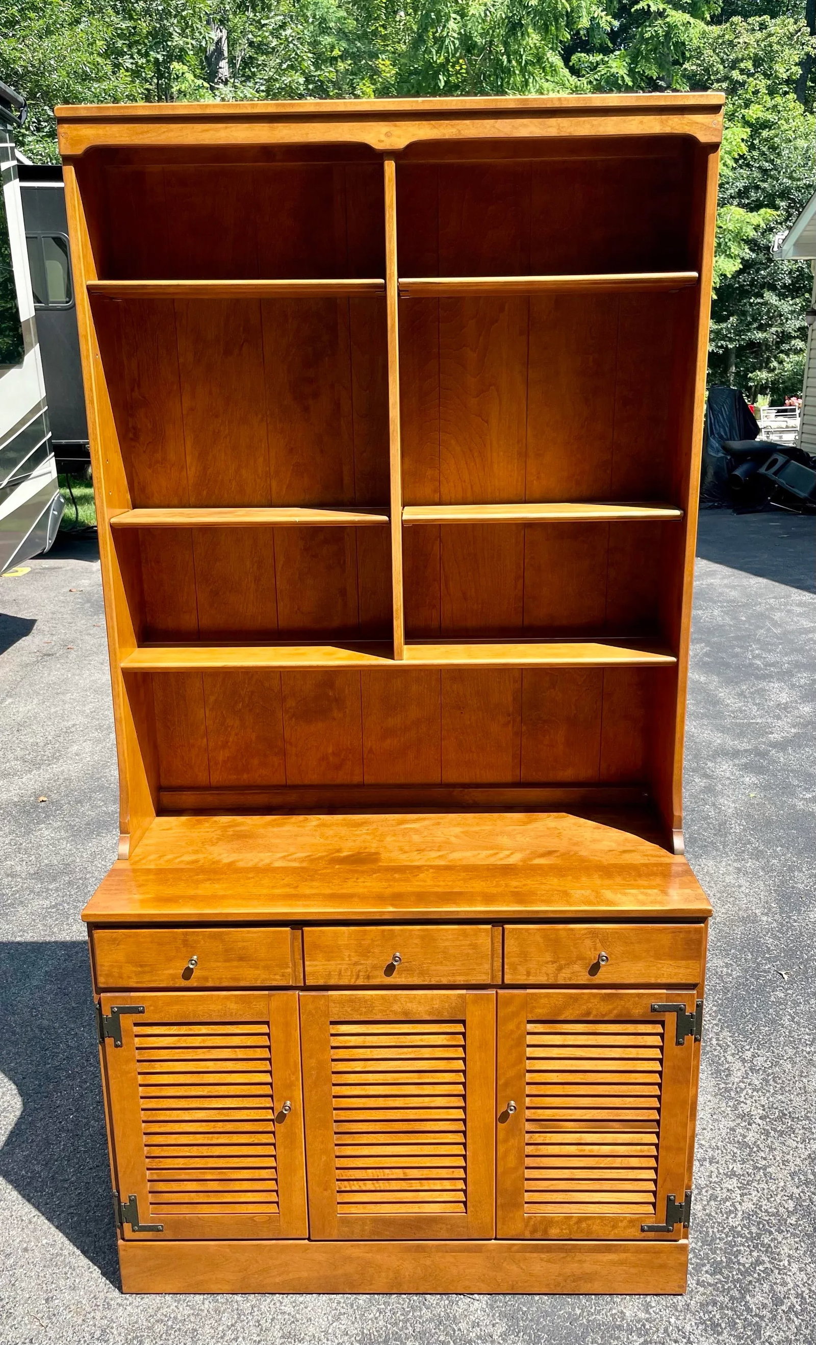 Ethan Allen Custom Room Plan Cabinet With Divided Bookcase in Maple With Nutmeg Finish - 13