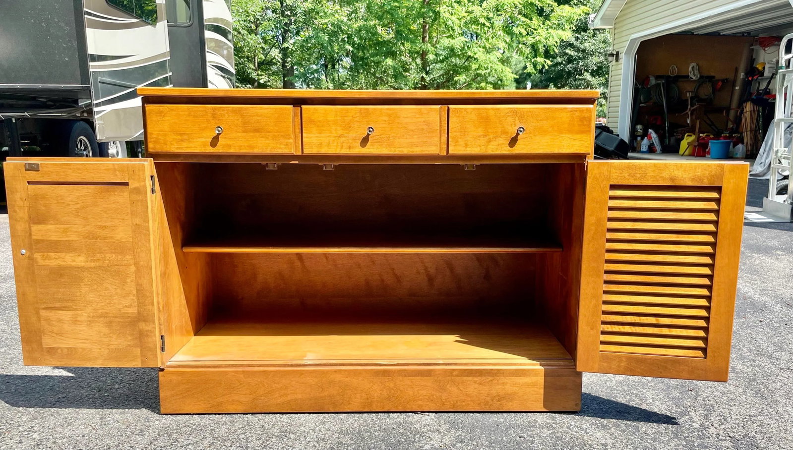 Ethan Allen Custom Room Plan Cabinet With Divided Bookcase in Maple With Nutmeg Finish - 3