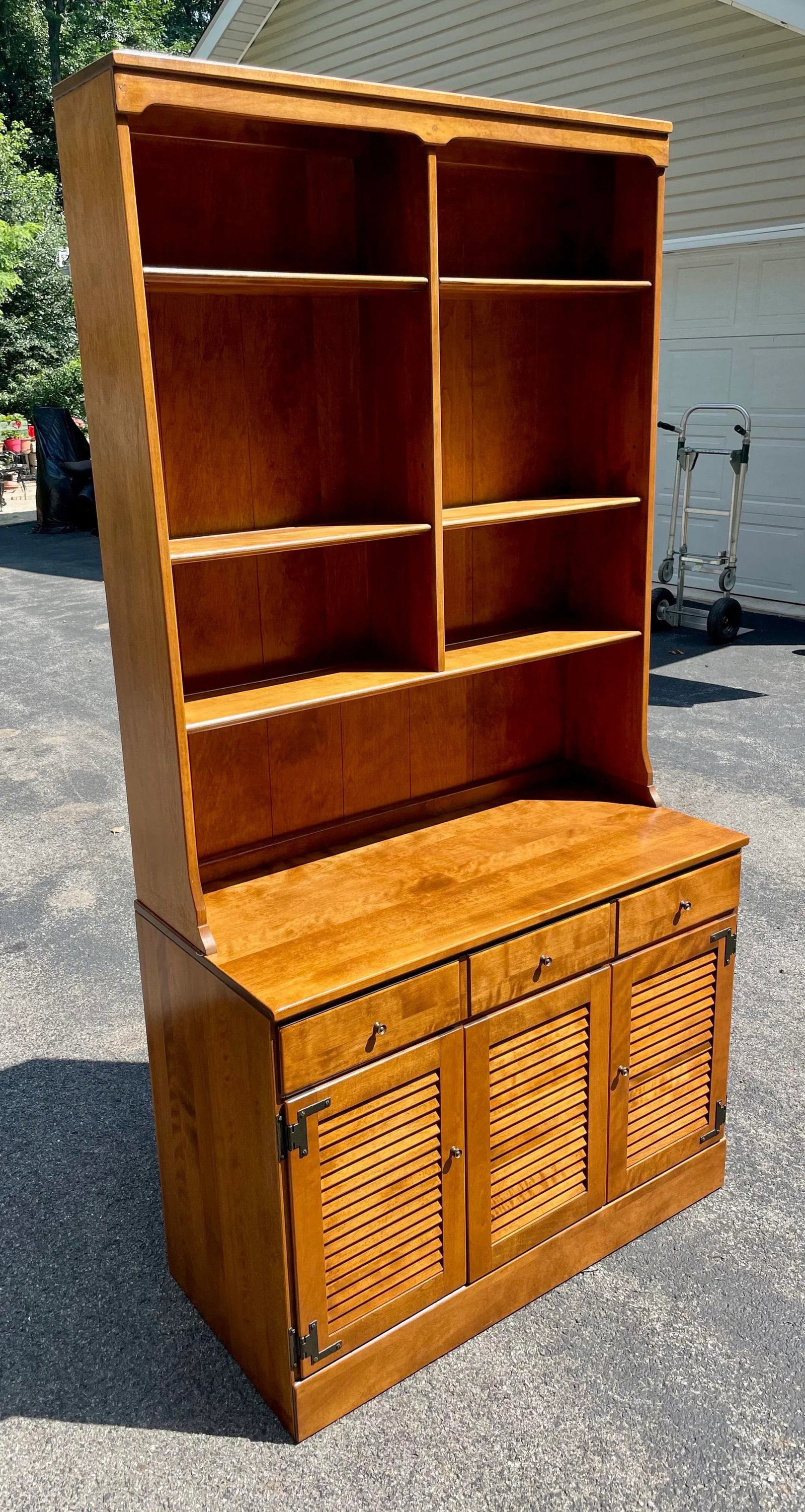Ethan Allen Custom Room Plan Cabinet With Divided Bookcase in Maple With Nutmeg Finish - 6