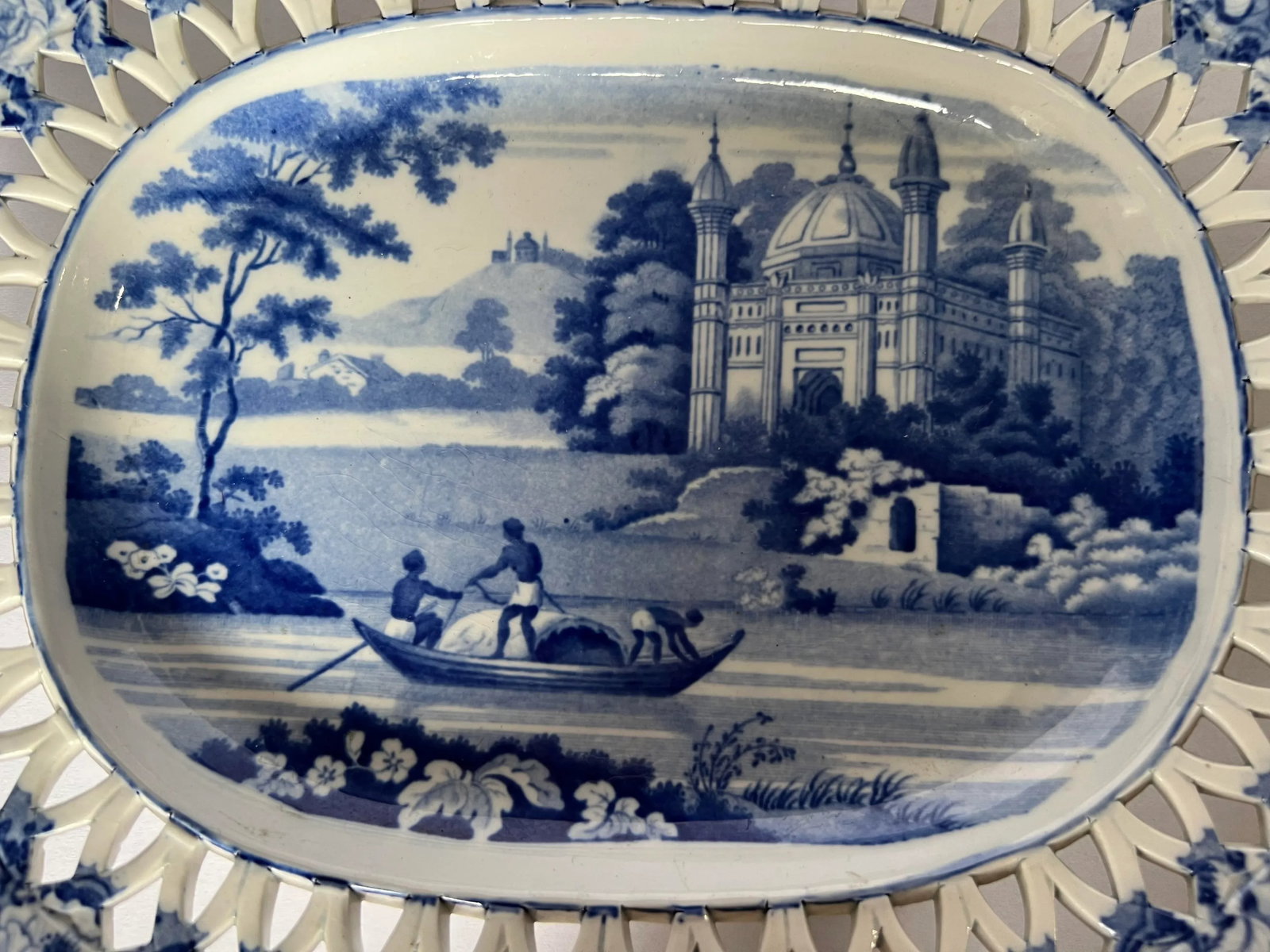 Mid 19th Century Davenport Porcelain aEURoeFisherman & MosqueaEUR Blue & White Reticulated Platters- - 3