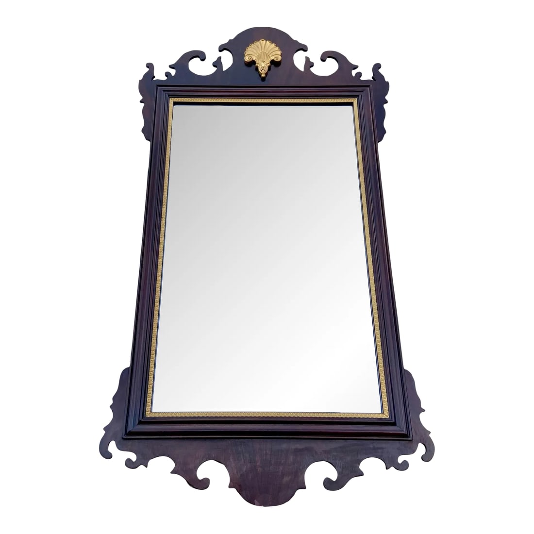 Vintage Councill Furniture Chippendale Style Flame Mahogany and Gilt Mirror: This is a beautiful vintage Councill Furniture Chippendale style flame mahogany and gilt scalloped mirror. Gorgeous and ready to hang! Minor cosmetic imperfections consistent with age. Dimensions: