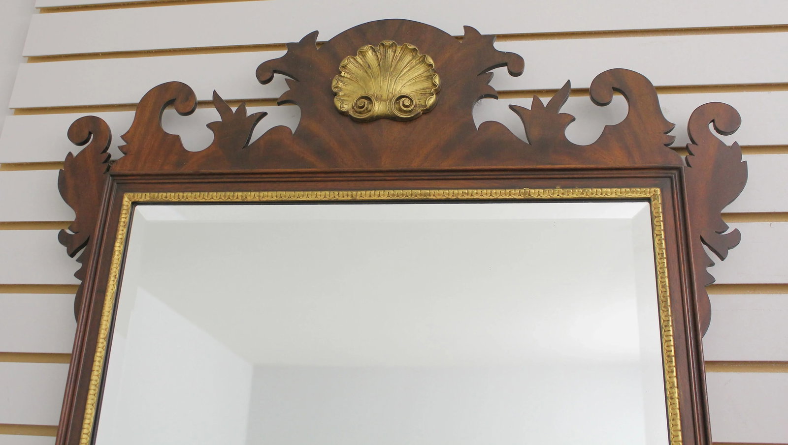 Henkel Harris Chippendale Mahogany Shell Carved Mirror - 5
