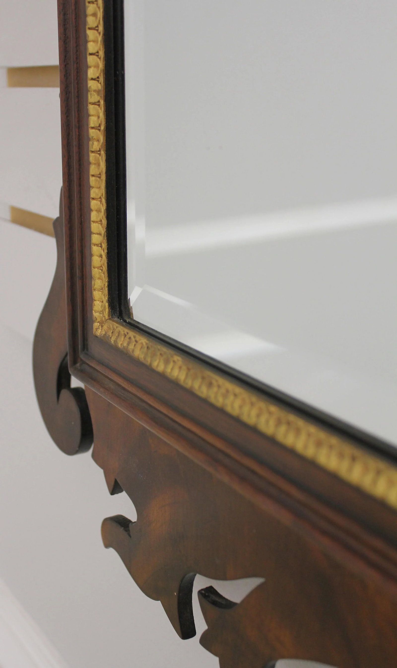 Henkel Harris Chippendale Mahogany Shell Carved Mirror - 7