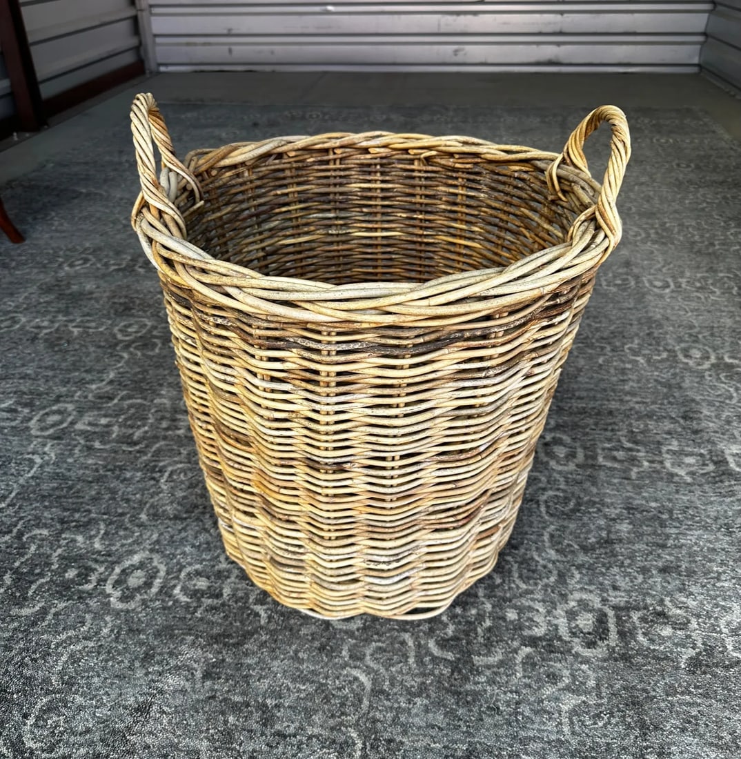 Rustic European Thick Woven Wicker Basket - 6