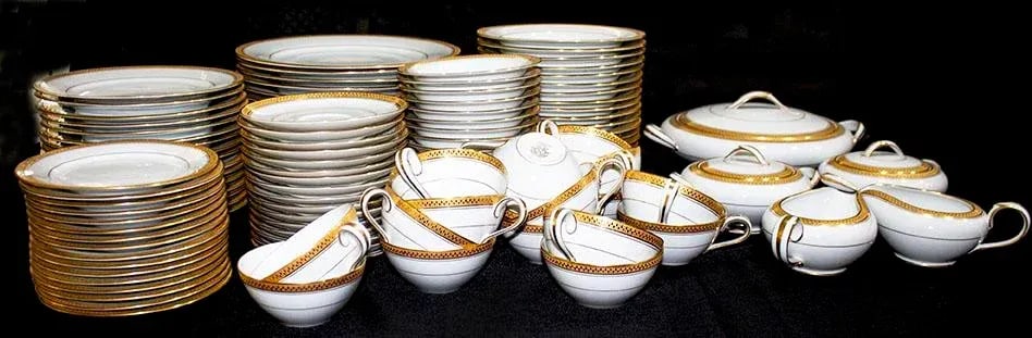 Service for 16 Noritake China Pattern 5480 - 89 Pieces - 2