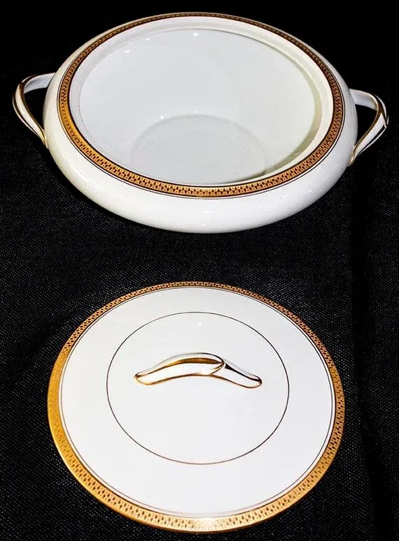 Service for 16 Noritake China Pattern 5480 - 89 Pieces - 6