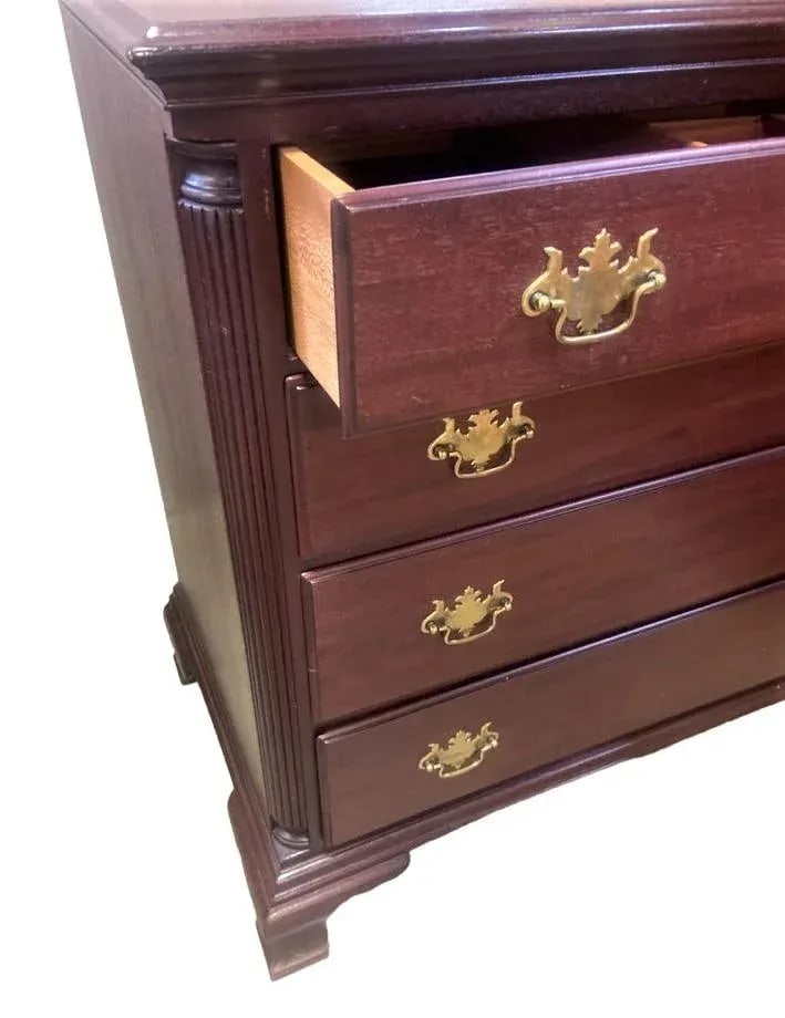 Kindel Grand Rapids Furniture Vintage Solid Mahogany Georgian Dresser - Late 20th Century - 3