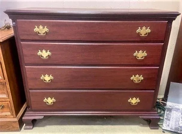 Kindel Grand Rapids Furniture Vintage Solid Mahogany Georgian Dresser - Late 20th Century - 6