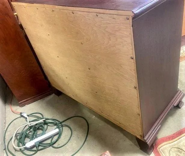 Kindel Grand Rapids Furniture Vintage Solid Mahogany Georgian Dresser - Late 20th Century - 8