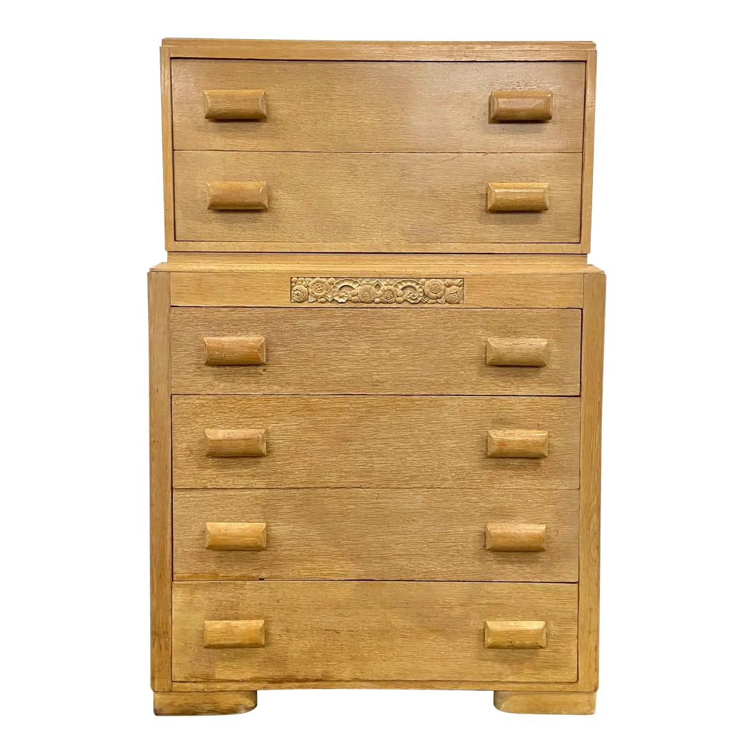 Vintage Thomasville Mid Century Blonde Art Deco Style Chest of Drawers: This is an absolutely gorgeous and rare vintage Thomasville Mid Century Blonde Art Deco style chest of drawers with ornate floral carvings, B-213-11-CHEST. Solid, sturdy, and fully functional, with co