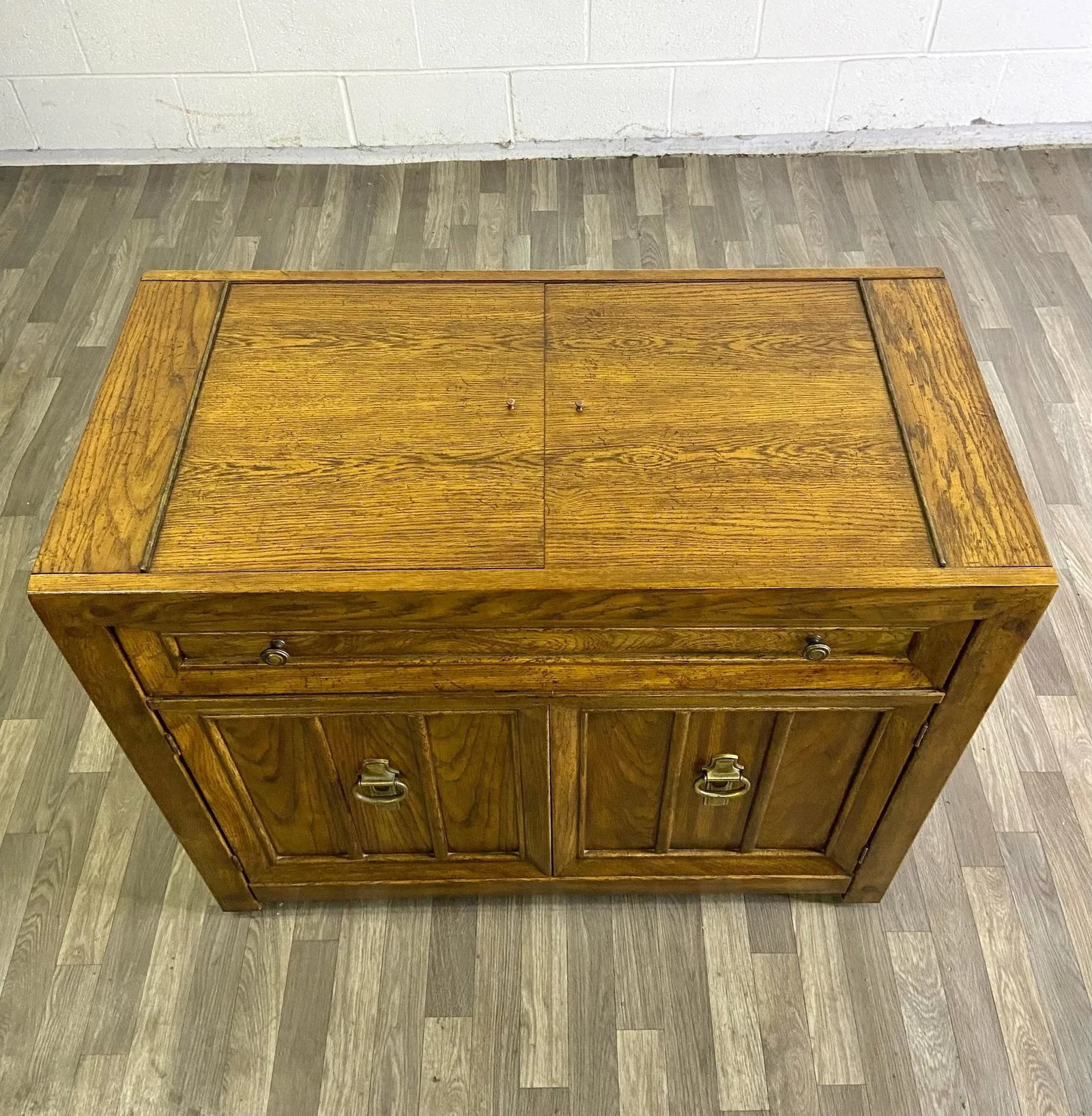 Vintage Campaign Style American of Martinsville Flip Top Rolling Server Dry Bar - 3