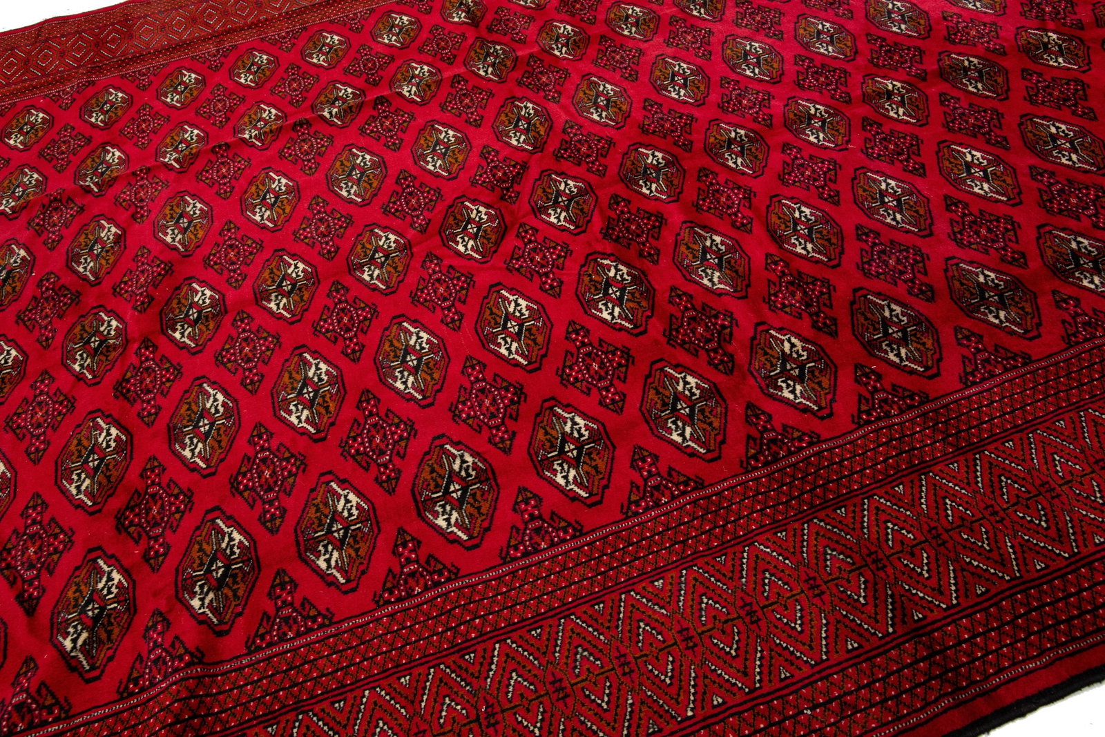 1960s Red 1960s Handmade Persian Wool Rug With Geometric Motif - 7