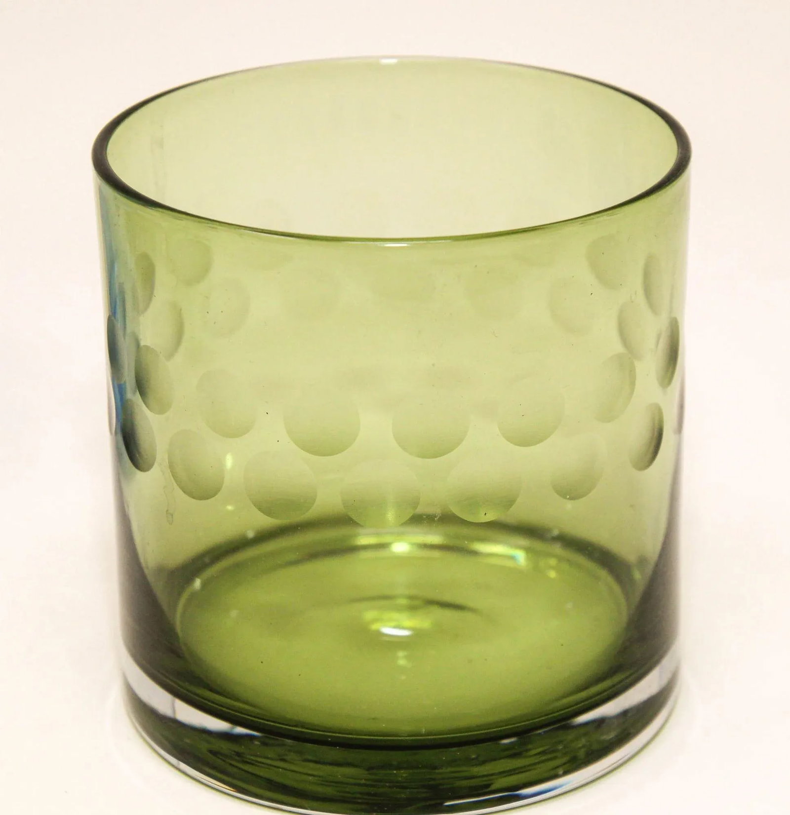 Set of Four Vintage Drinking Colored Crystal Glasses With Etched Design - 9