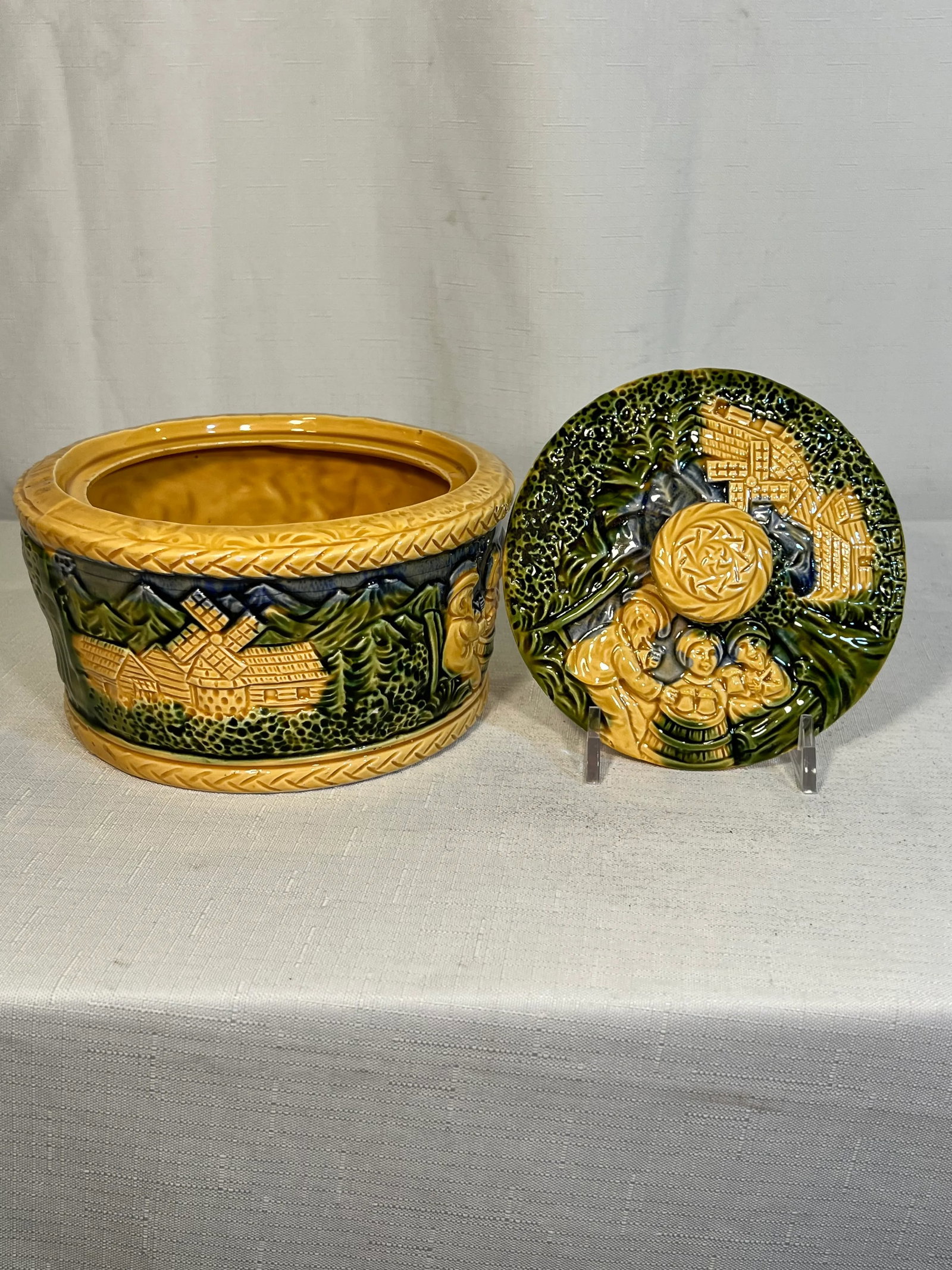 Vintage Majolica Biscuit Container Styled After George Jones - 2