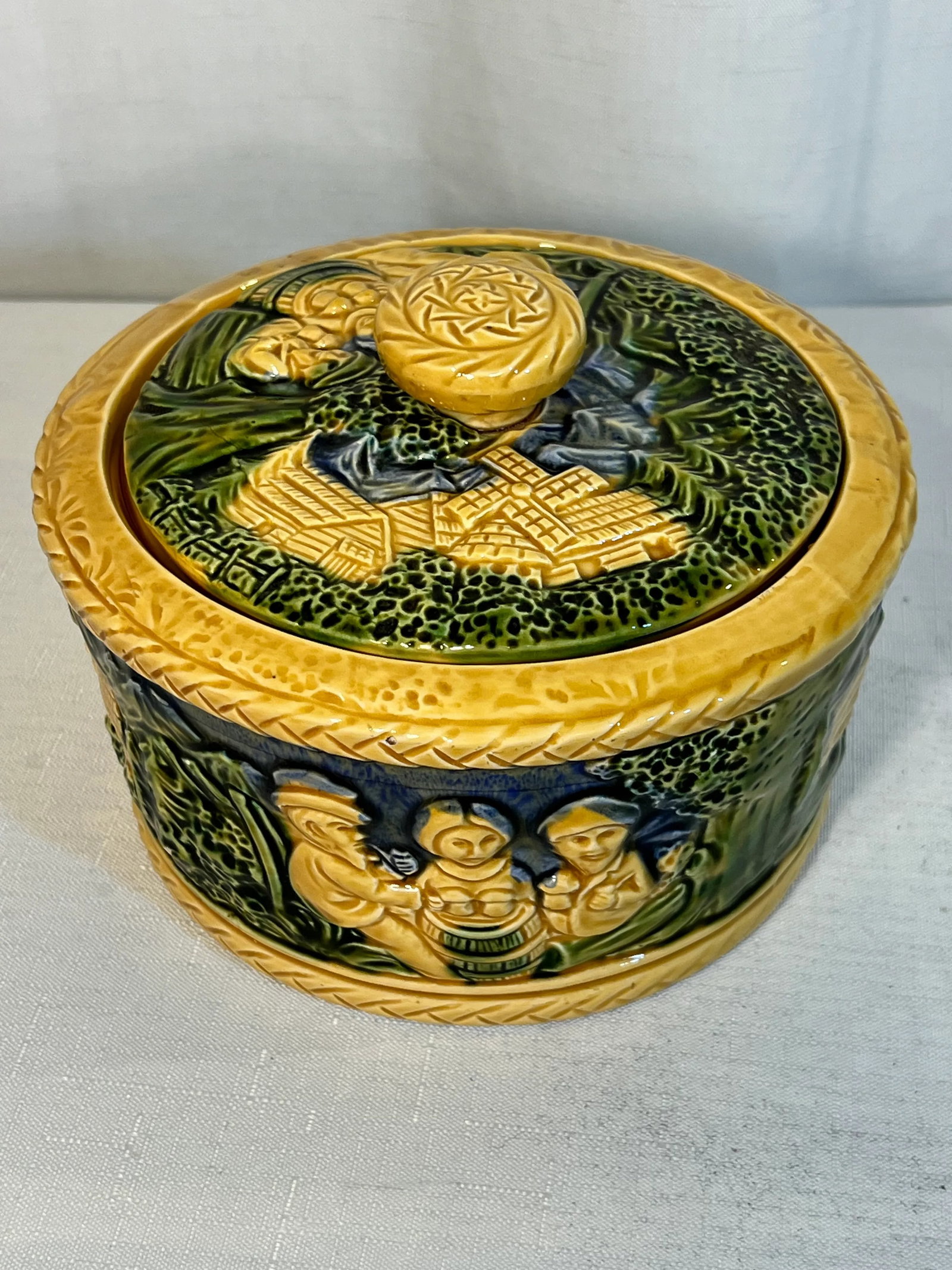 Vintage Majolica Biscuit Container Styled After George Jones - 3