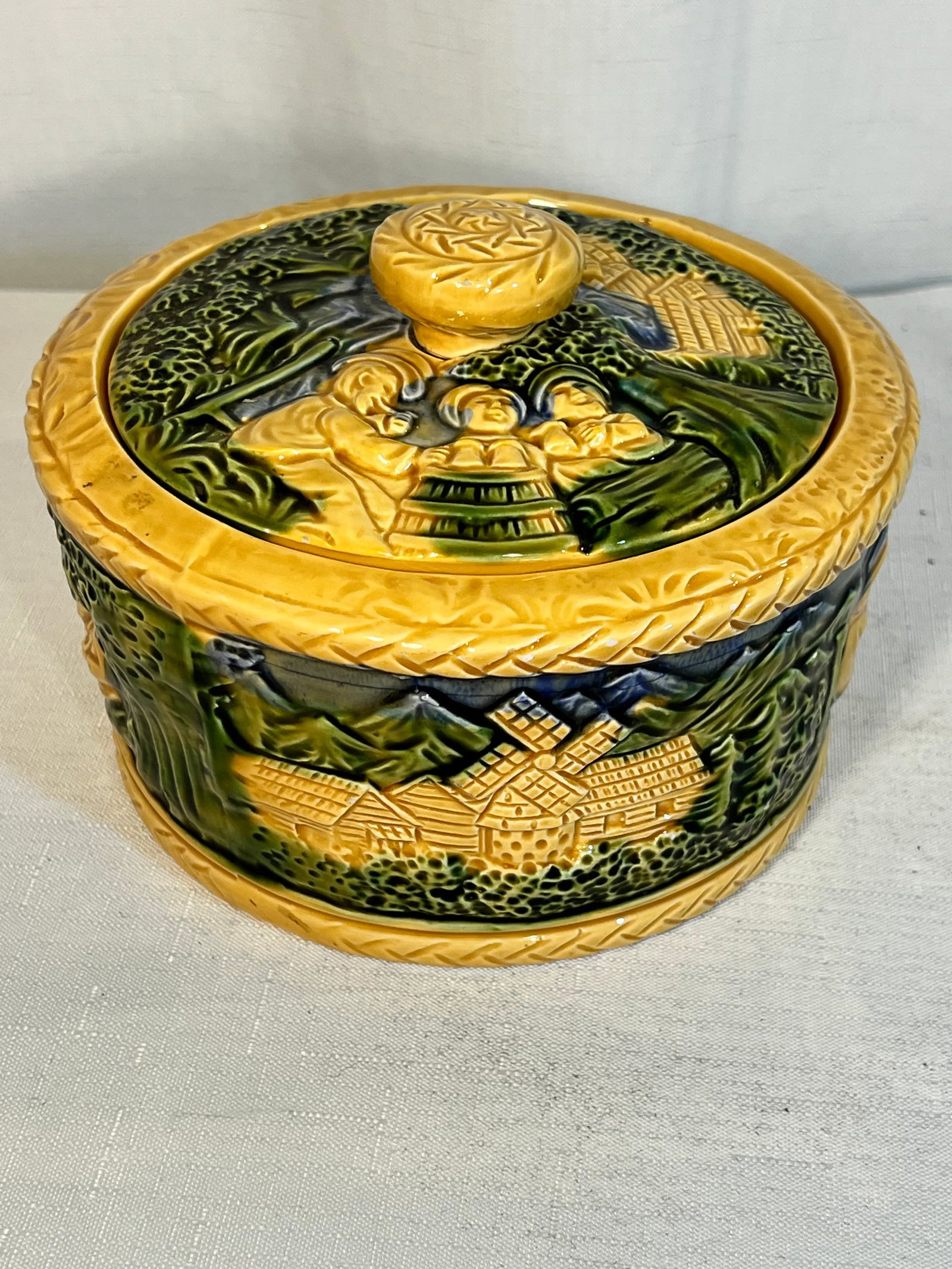 Vintage Majolica Biscuit Container Styled After George Jones - 4