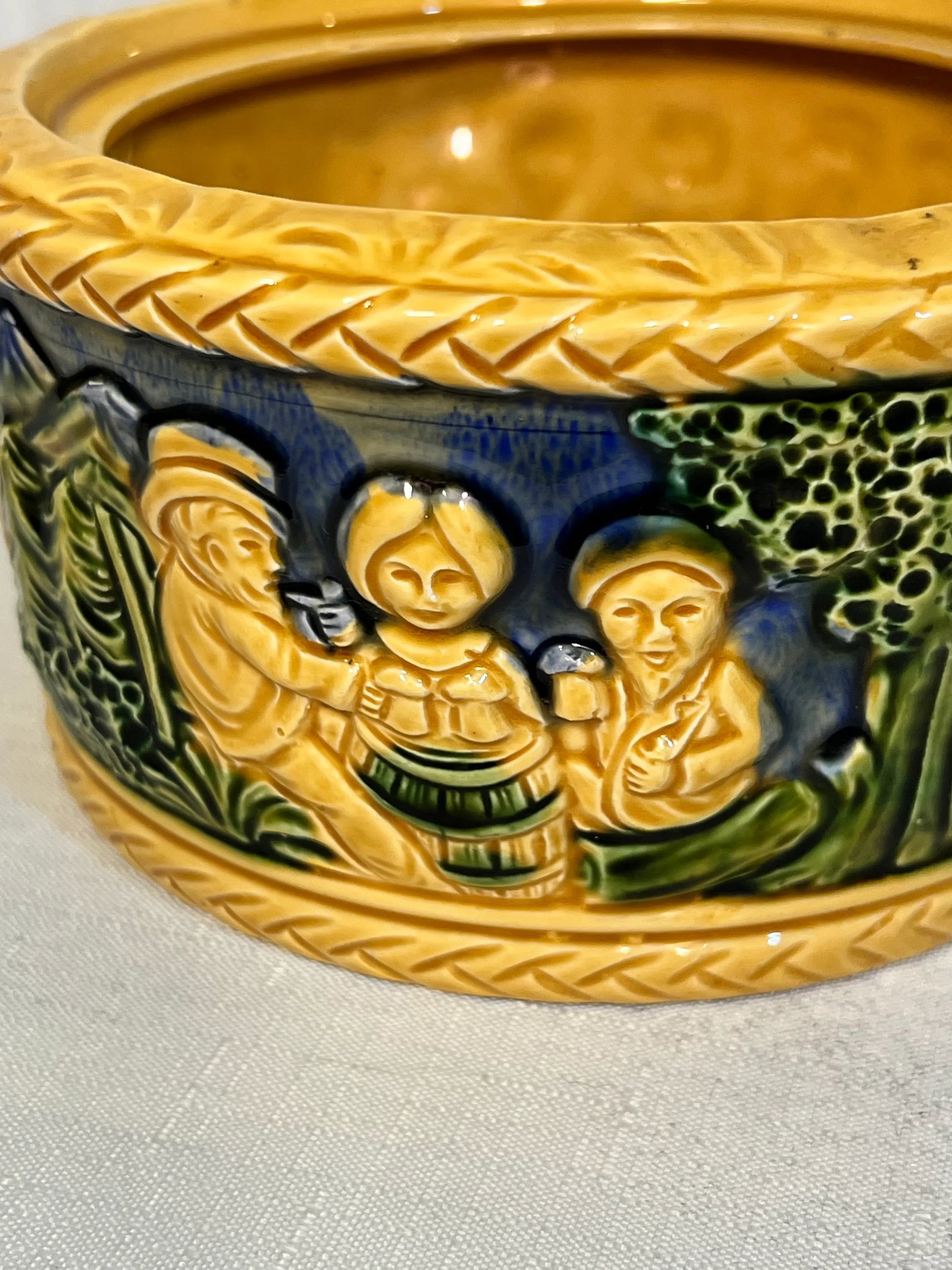Vintage Majolica Biscuit Container Styled After George Jones - 5