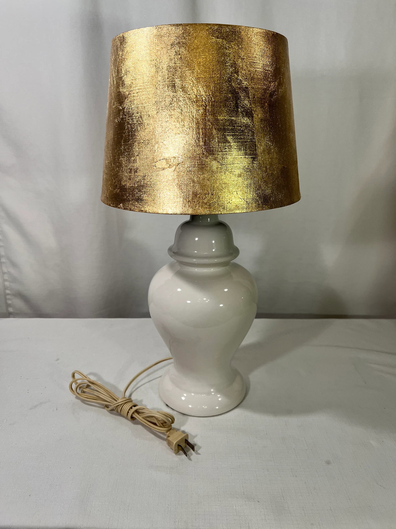 Vintage Mid-Century Small White Ginger Jar Lamp With Gold Gilded Shade - 10