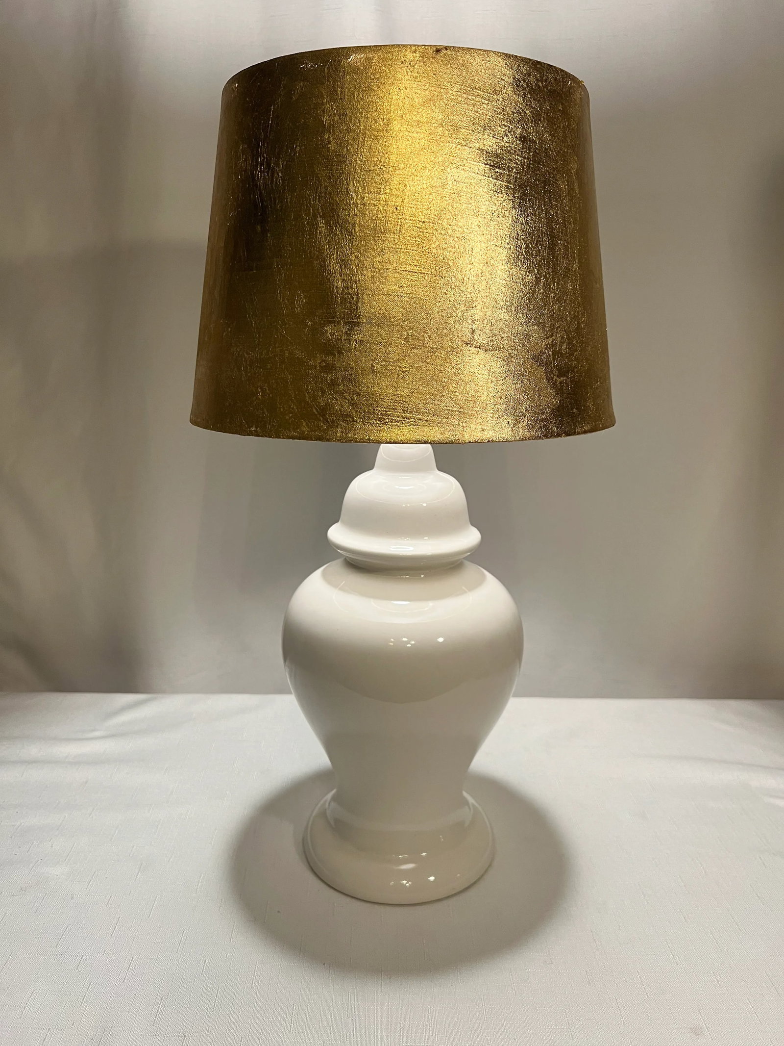 Vintage Mid-Century Small White Ginger Jar Lamp With Gold Gilded Shade - 3