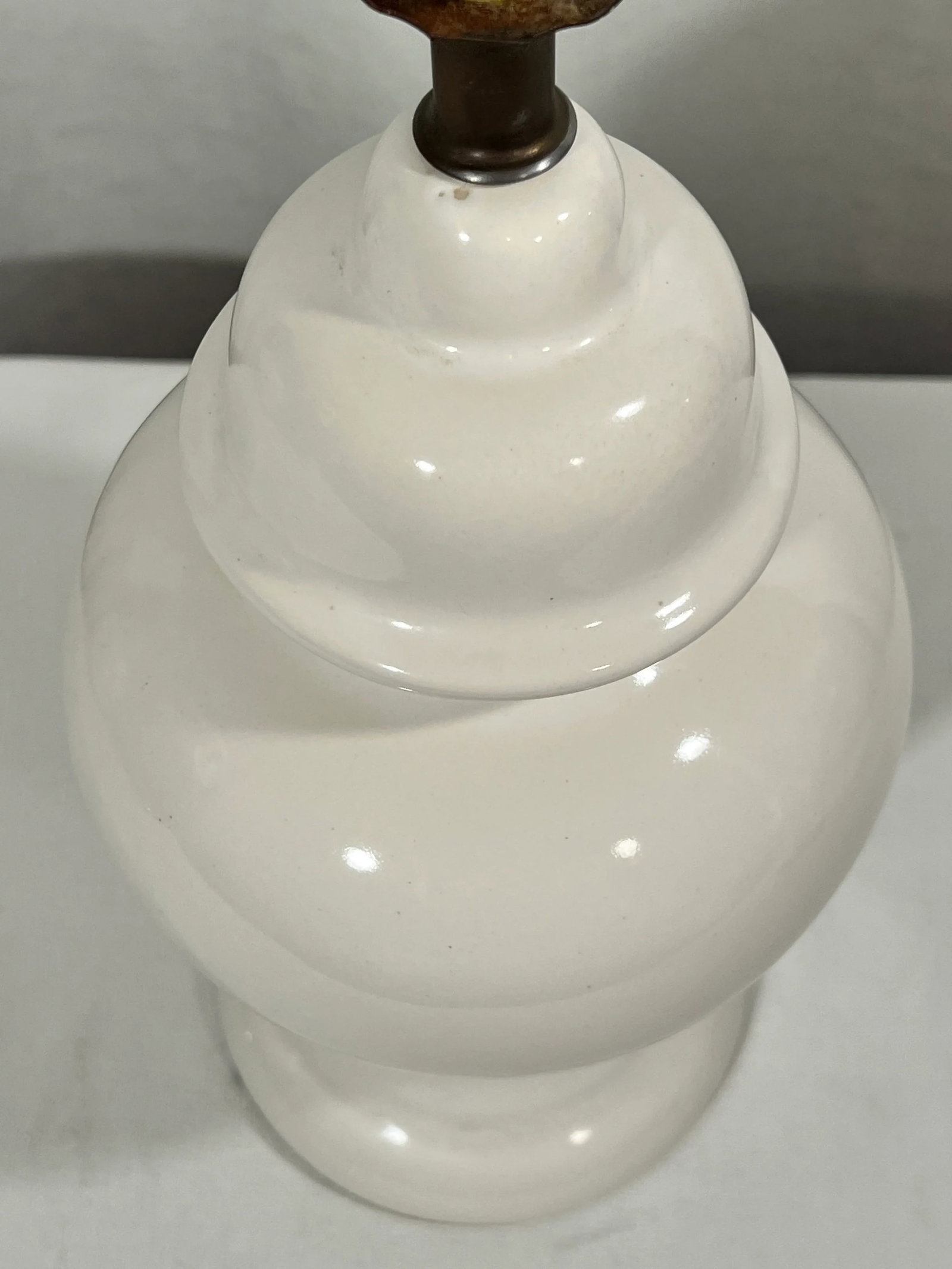 Vintage Mid-Century Small White Ginger Jar Lamp With Gold Gilded Shade - 7