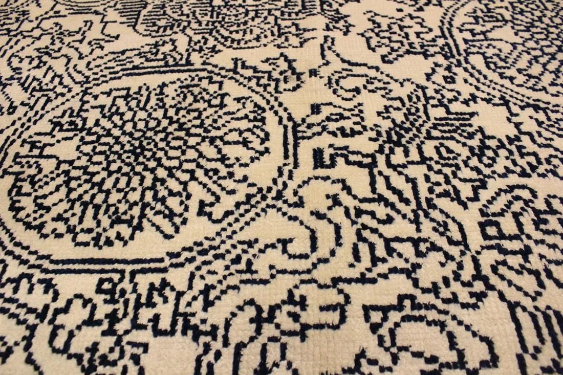 1990s Shabby Chic Modern Ivory/Blue Wool & Viscose Rug - 4'0 X 6'6 - 5
