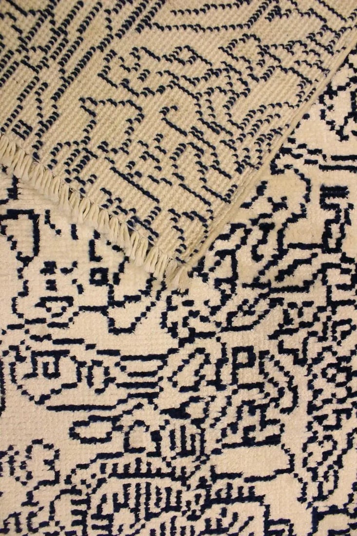 1990s Shabby Chic Modern Ivory/Blue Wool & Viscose Rug - 4'0 X 6'6 - 7