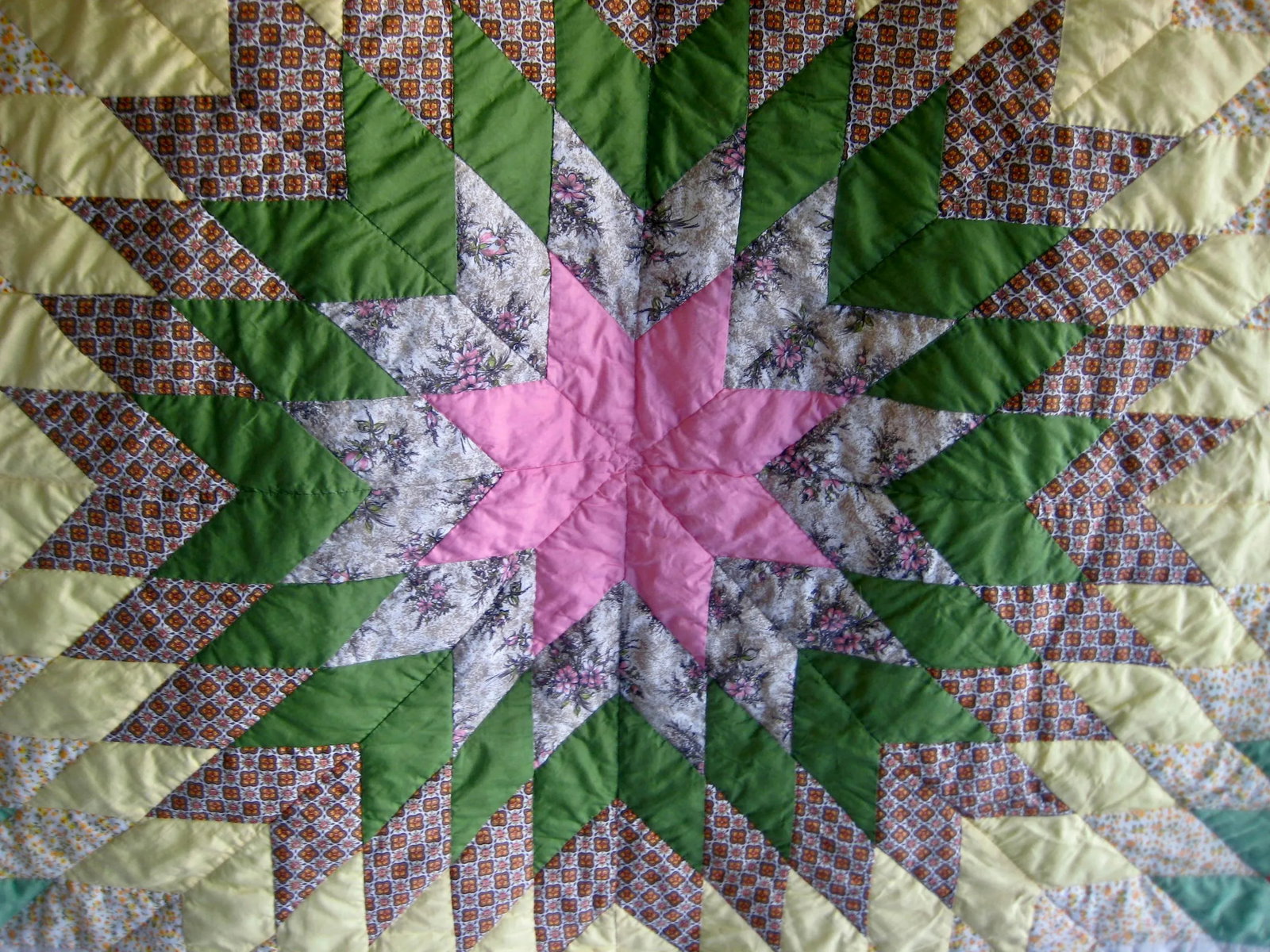 Mid Century American Amish Quilt Large Patchwork Star - 3