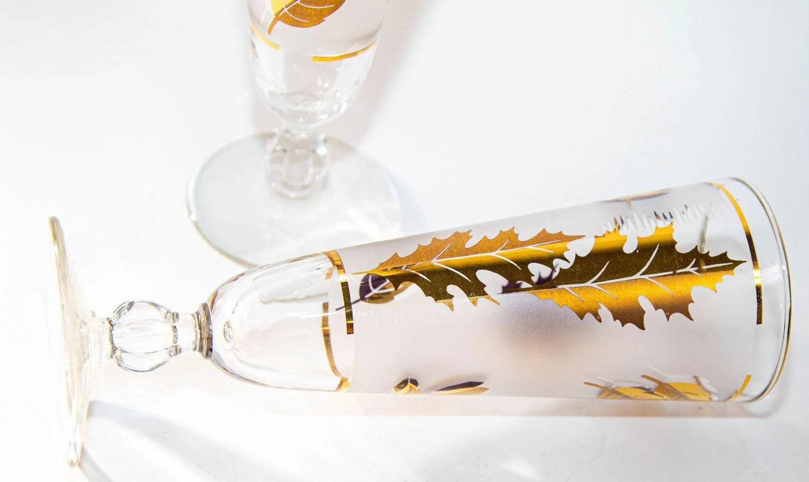 1950s Libbey Golden Foliage Pilsner Glass Set of 6 Frosted With Gold Leaf - 8