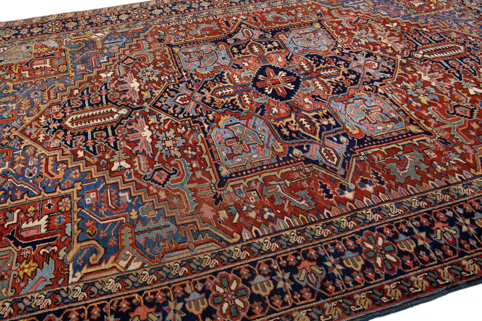 Mid 20th Century Vintage Heriz Handmade Medallion Wool Rug - 7