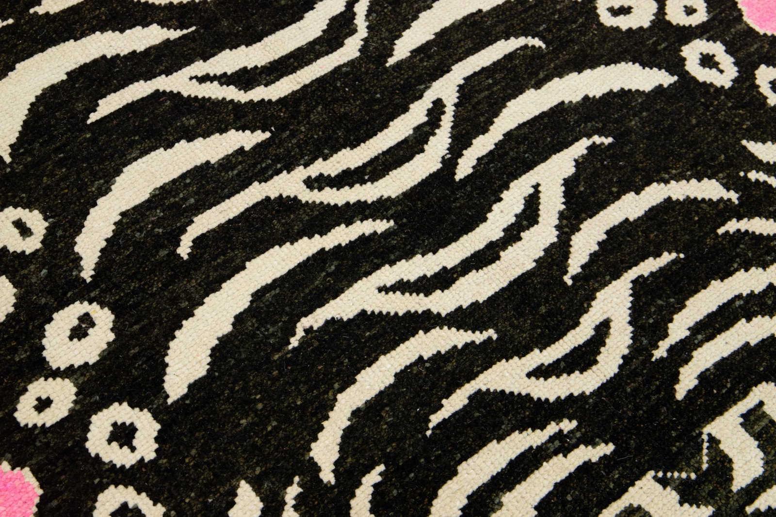 Scatter Handmade Pink Turkish Wool Rug With a Tiger Motif - 10