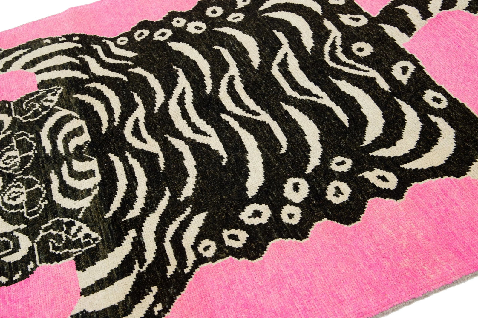 Scatter Handmade Pink Turkish Wool Rug With a Tiger Motif - 5