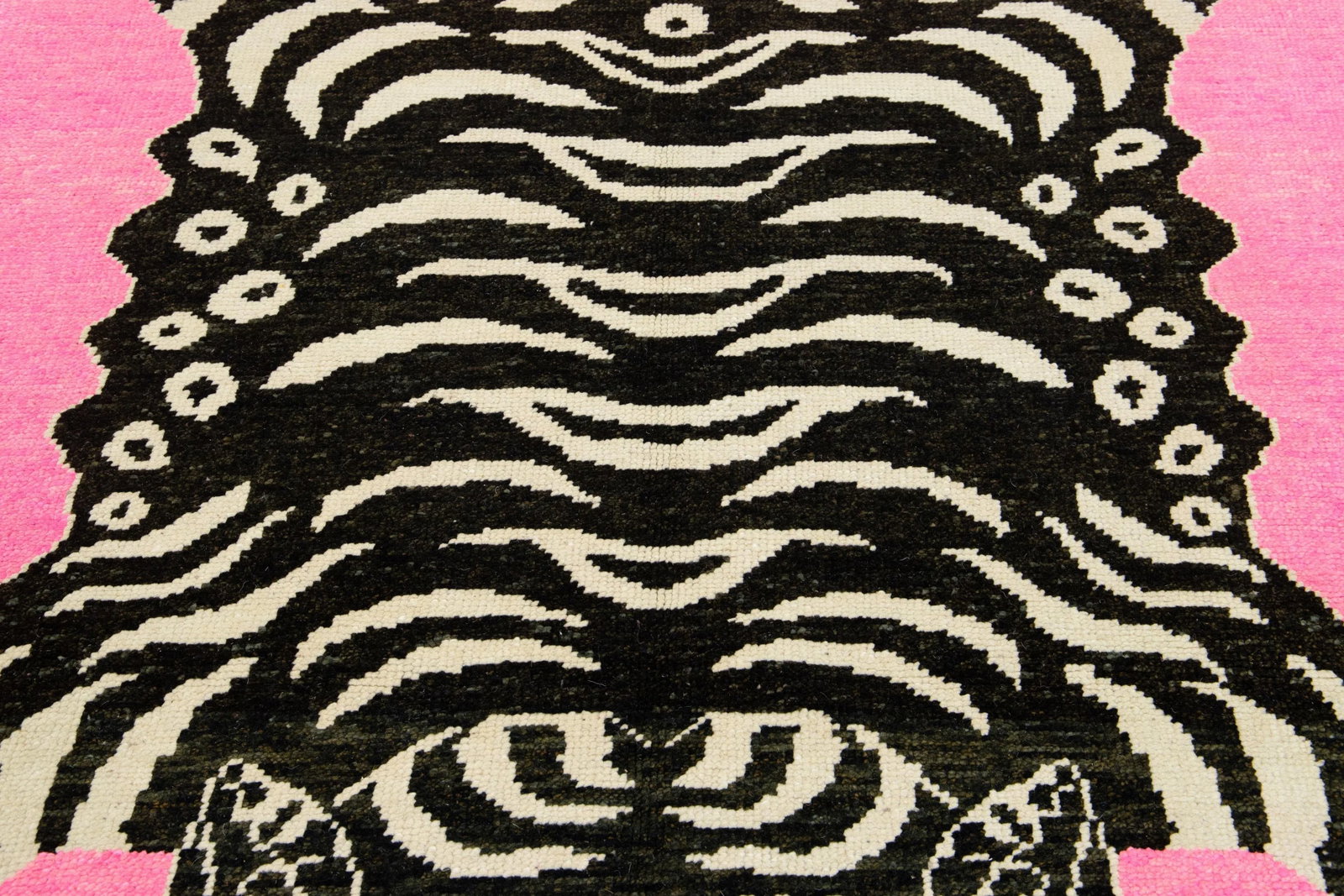 Scatter Handmade Pink Turkish Wool Rug With a Tiger Motif - 7