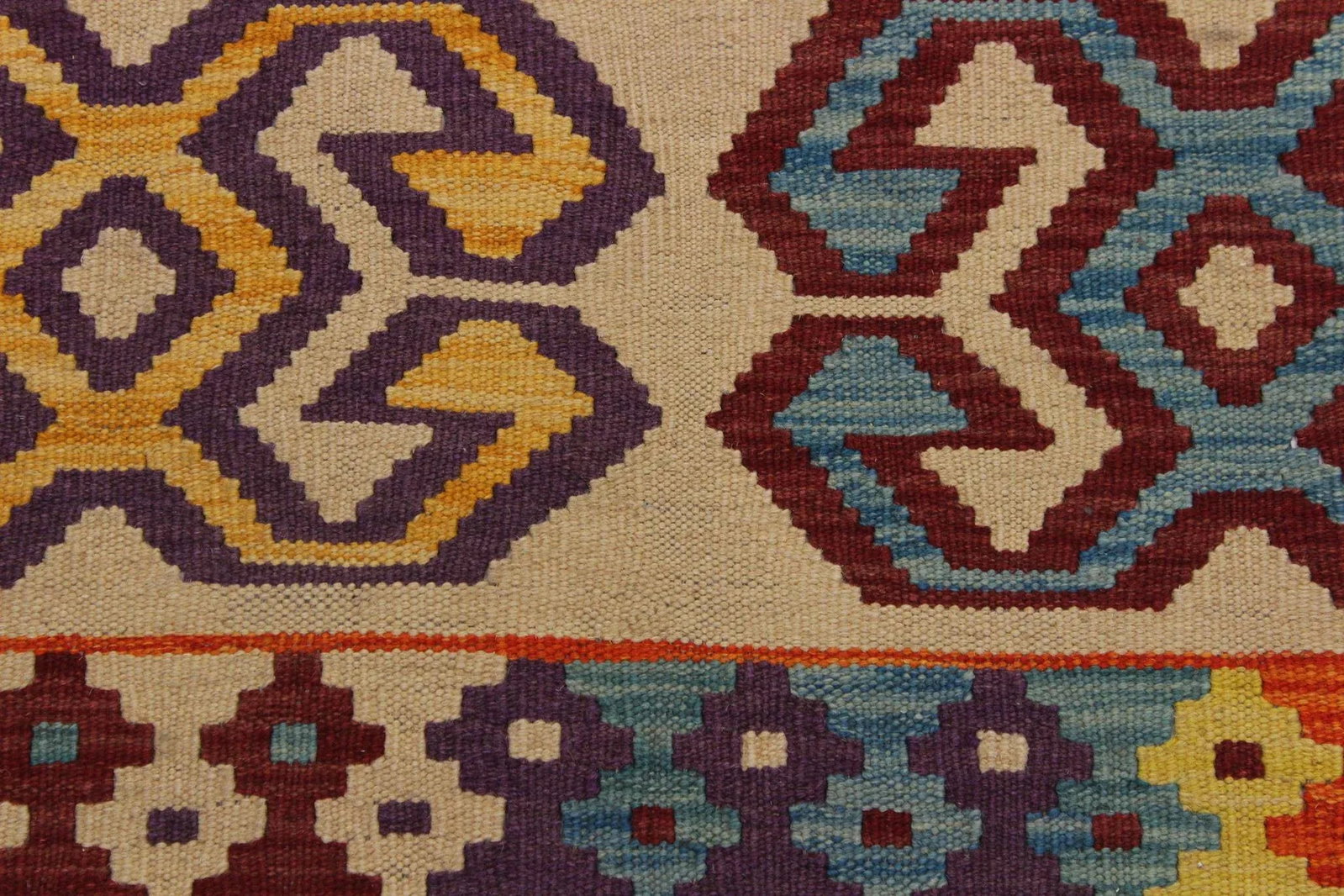 Navajo Style Kilim Beige/Red Hand-Woven Wool Rug- 3'5 X 4'10 - 6