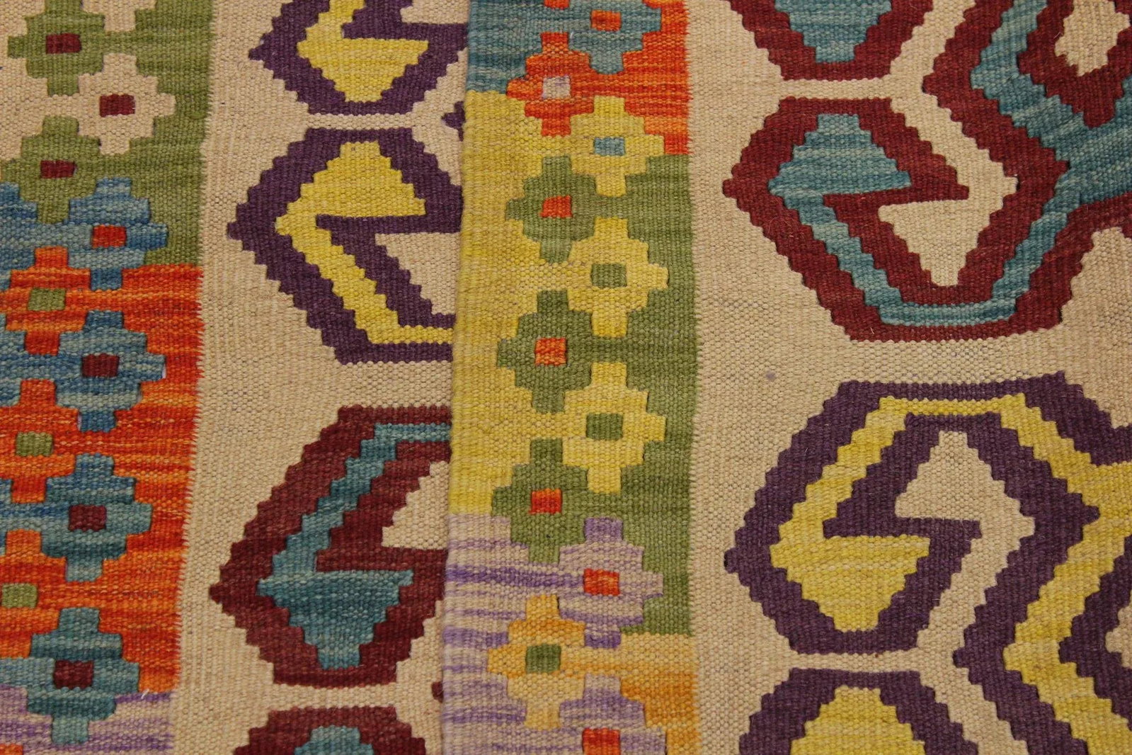 Navajo Style Kilim Beige/Red Hand-Woven Wool Rug- 3'5 X 4'10 - 7
