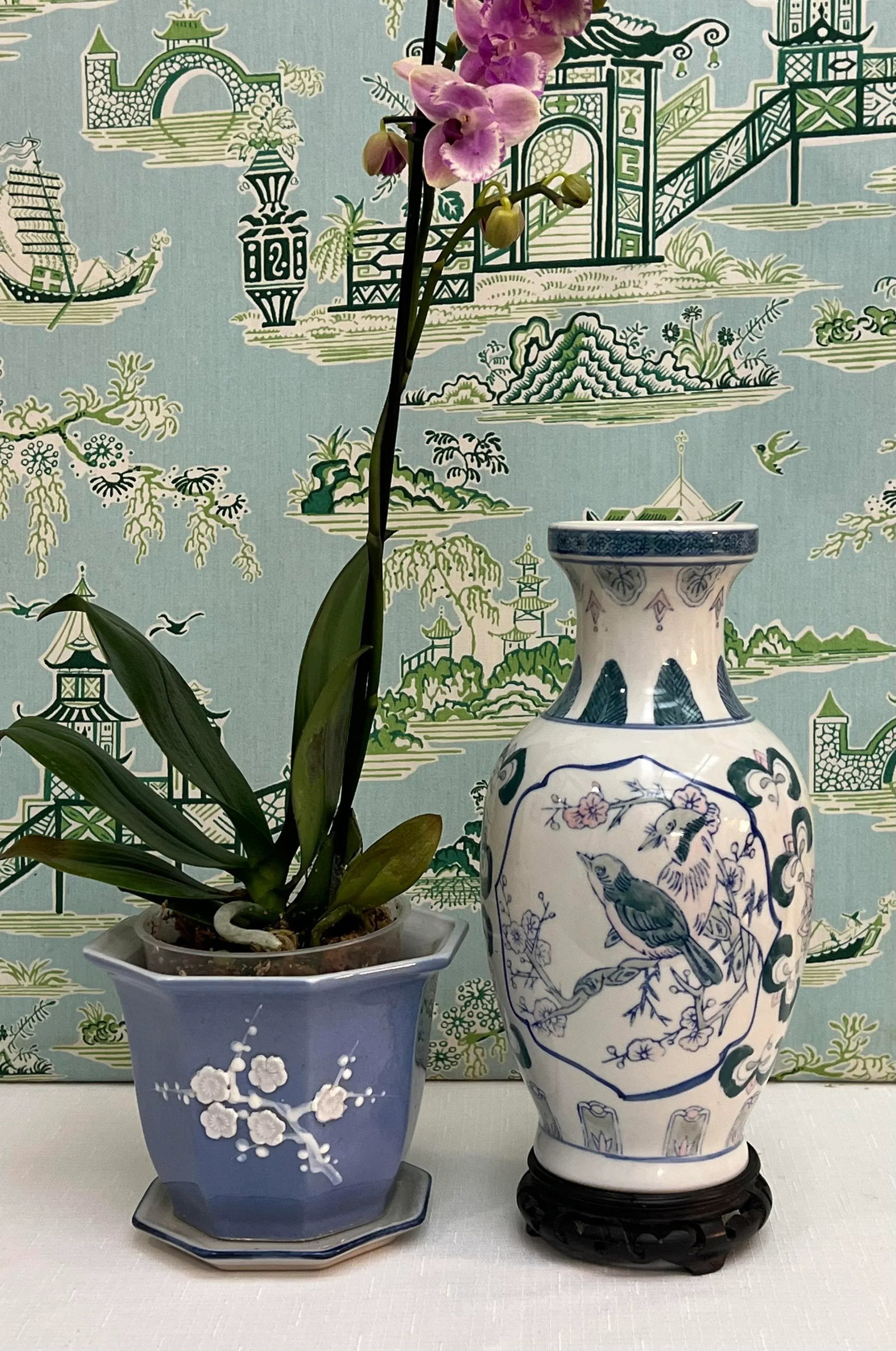 Vintage Pink and Blue Chinoiserie Porcelain Vase With Lovebirds - 3