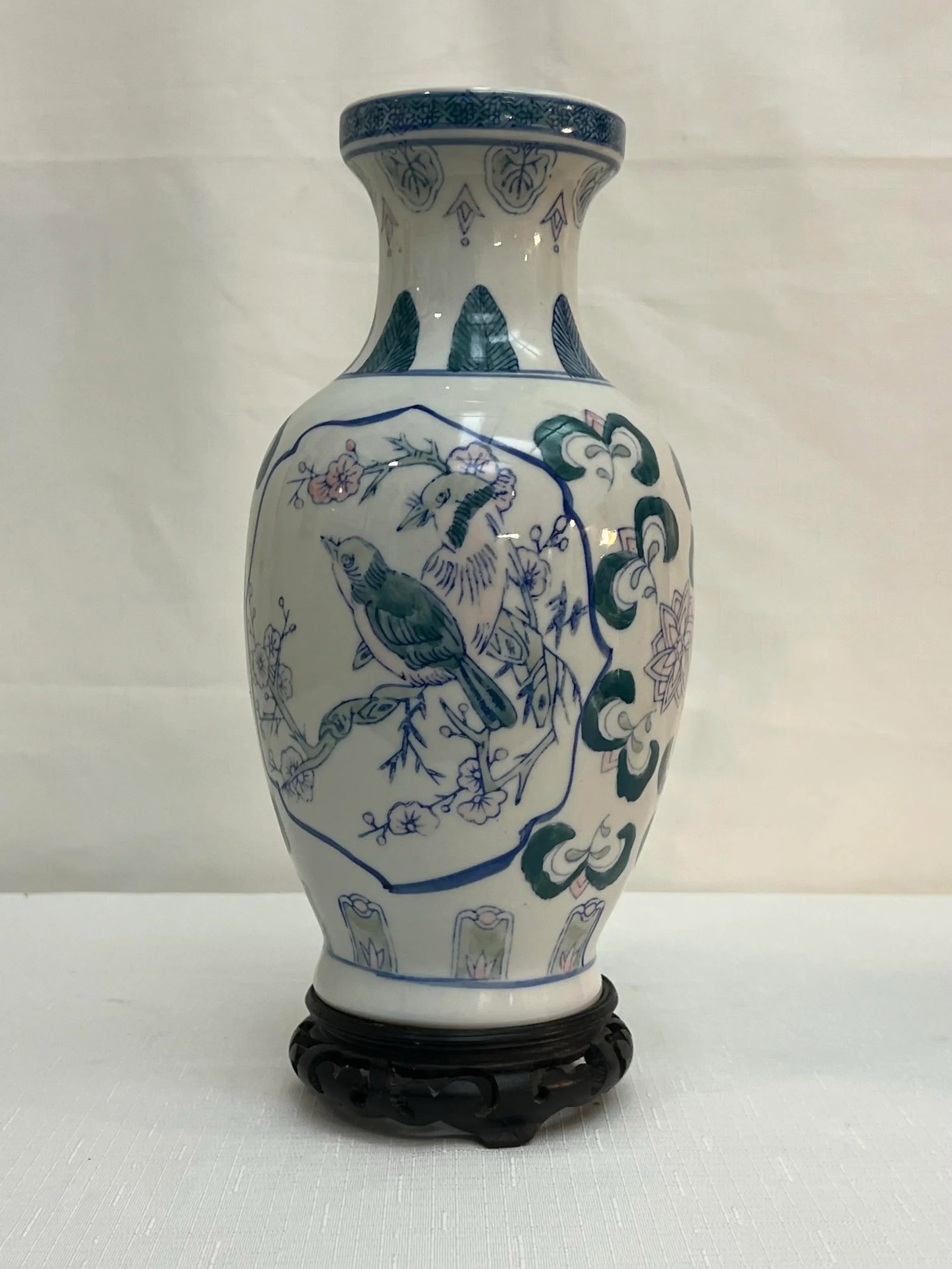 Vintage Pink and Blue Chinoiserie Porcelain Vase With Lovebirds - 8
