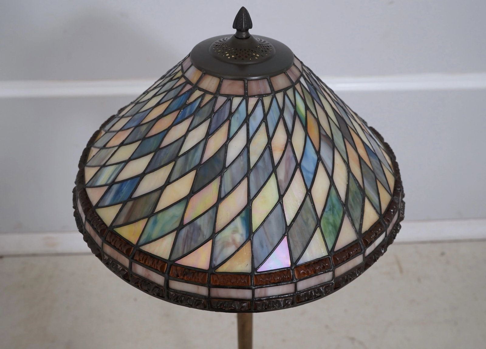 Quality Tiffany Style Art Nouveau Stained Glass Floor Lamp - 4