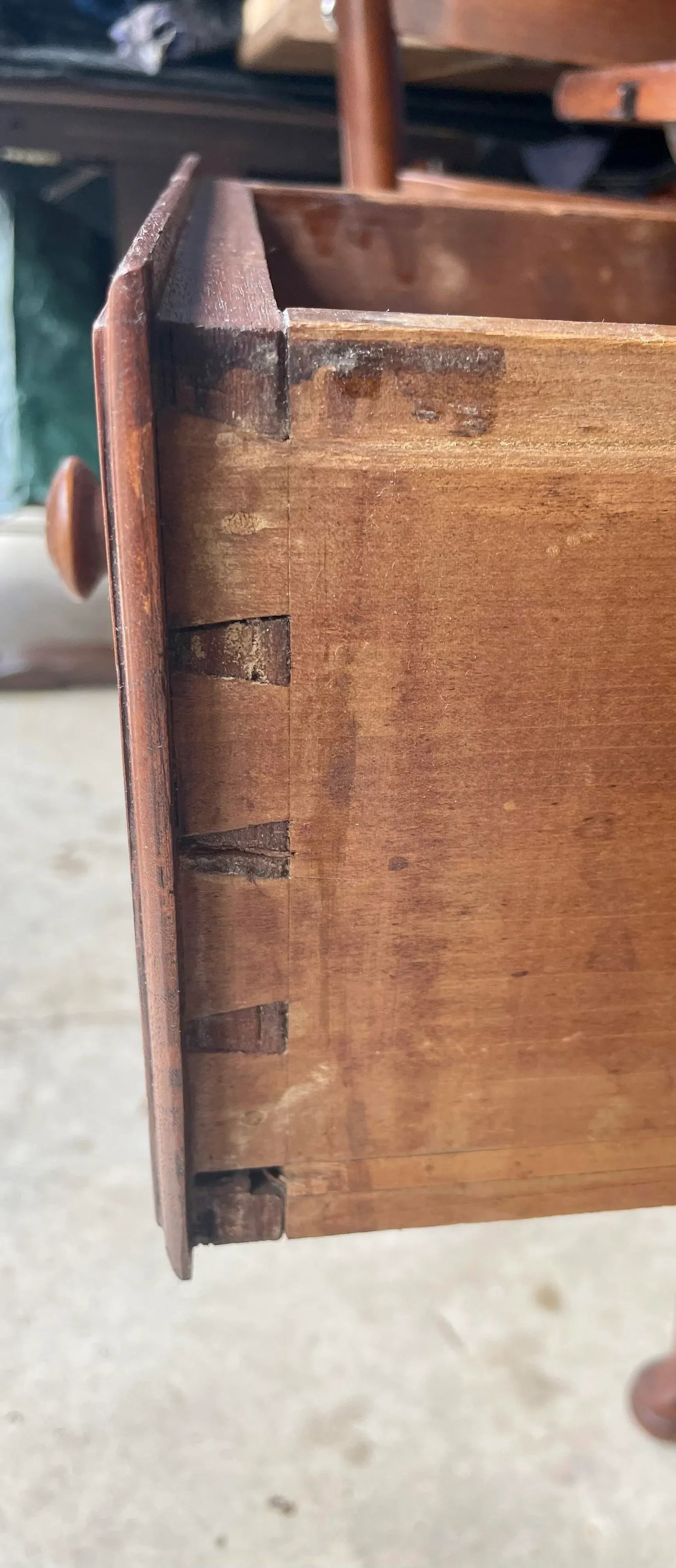 Antique Tavern Table in Queen Anne Style of Pennsylvania Origin. - 12