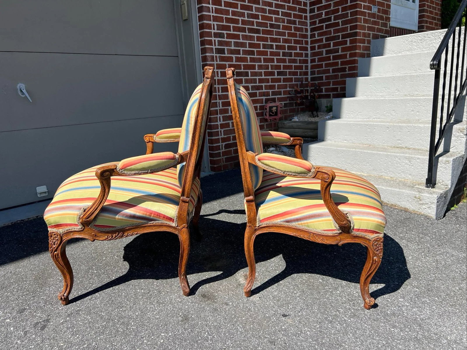 Pair of Carved Oak French Louis XV Styled Fauteuils by Don Ruseau, 1960s - 10