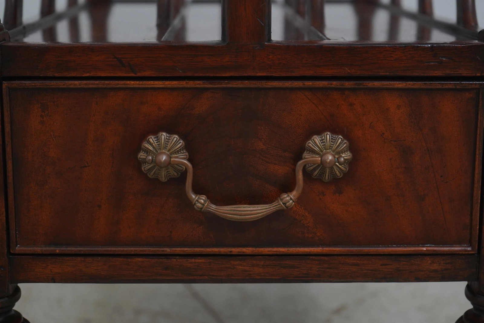 Jonathan Charles 1 Drawer Mahogany Canterbury Magazine Rack - 10