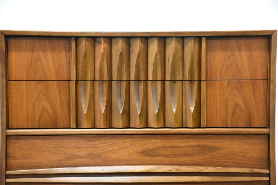 1960s Thomasville Walnut and Rosewood Tall Dresser - 11